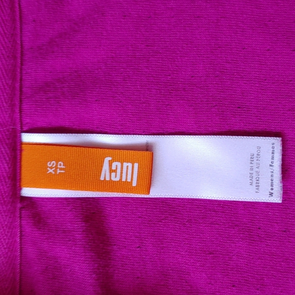 Wildberry half zip hoodie w thumb holes and front kangaroo pocket - Picture 6 of 8